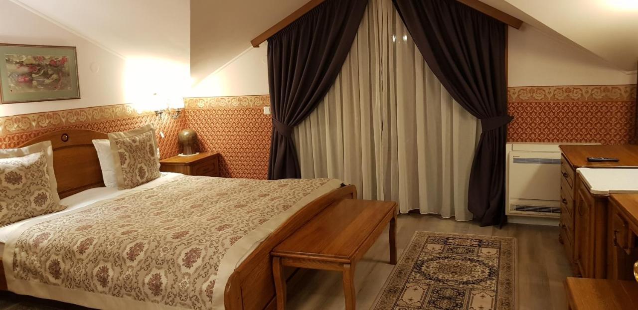Hotel Odeon 3*
